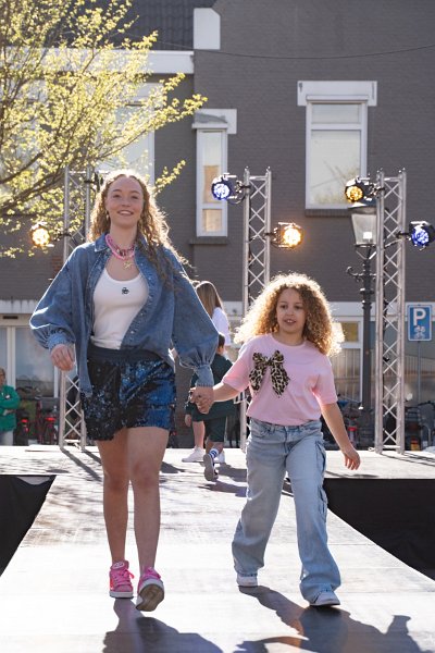 Modeshow 497_.jpg